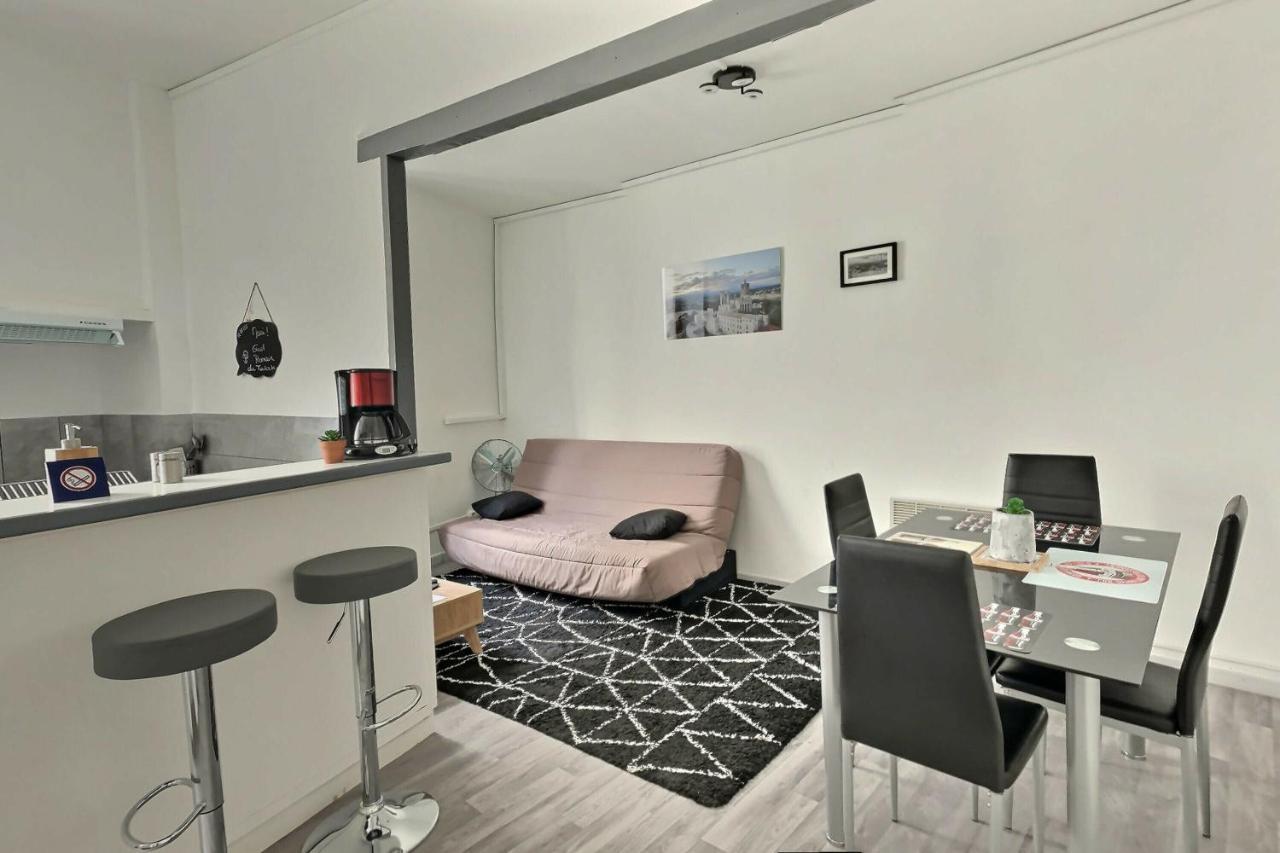 Des Appartements Au Calme Dans Un Immeuble Historique Beziers Luaran gambar